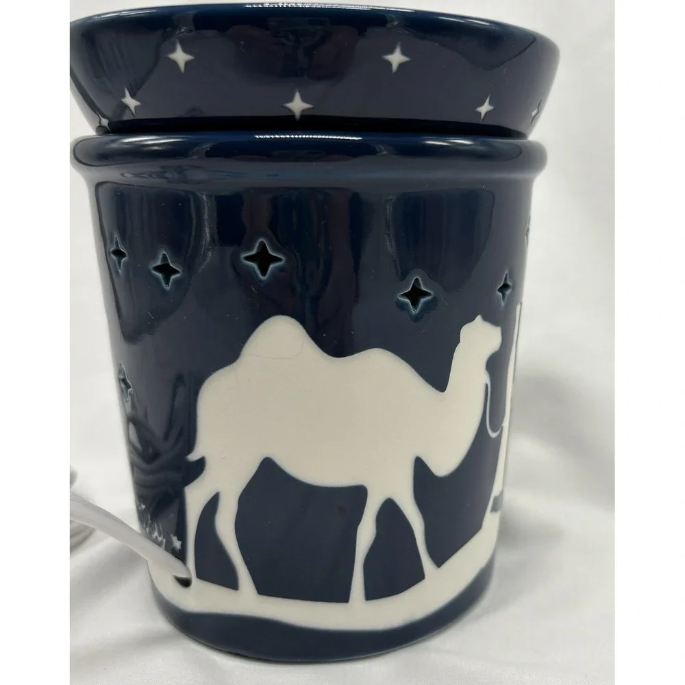 Scentsy Silent Night Holiday Collection FULL Size Wax Warmer Nativity Box